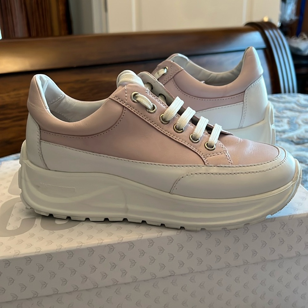 Women's Cream Sneakers